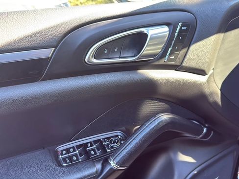 Used 2017 Porsche Cayenne image 27