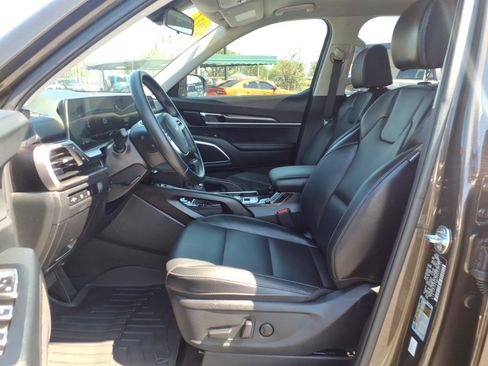 Used 2024 Kia Telluride S FWD image 11