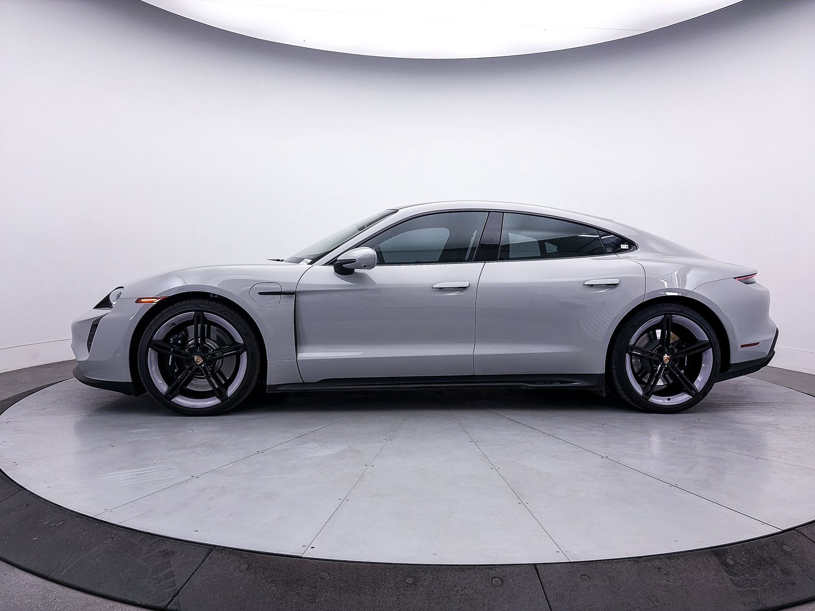 Used 2023 Porsche Taycan GTS AWD/4WD image 42