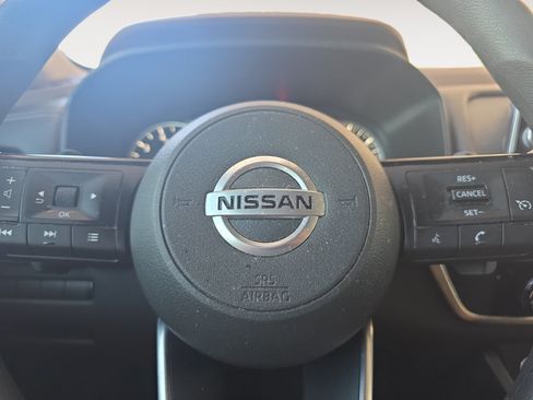 Used 2021 Nissan Rogue S FWD image 11