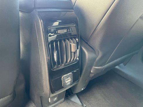 Used 2025 Jeep Compass Limited image 23