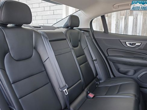 Used 2021 Volvo S60 T6 Momentum AWD/4WD image 23