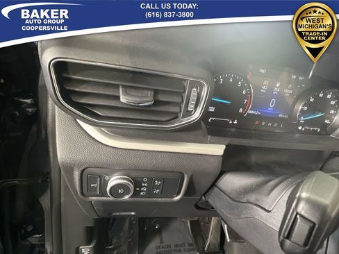 Used 2022 Ford Explorer XLT w/ Equipment Group 202A image 19