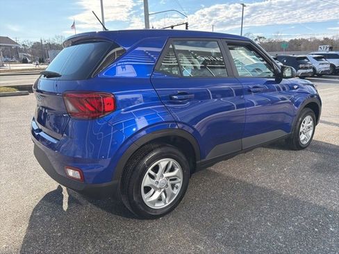 Used 2025 Hyundai Venue SE image 5