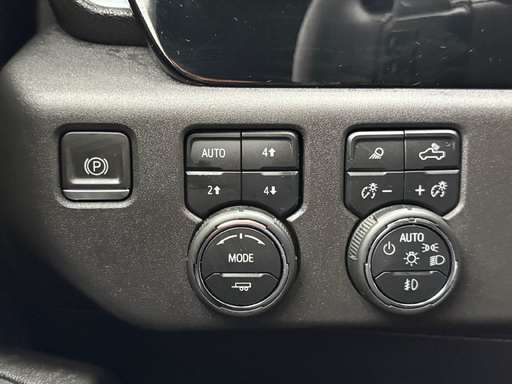 Used 2023 Chevrolet Silverado 1500 LT Trail Boss w/ LT Trail Boss Premium Package AWD/4WD image 23
