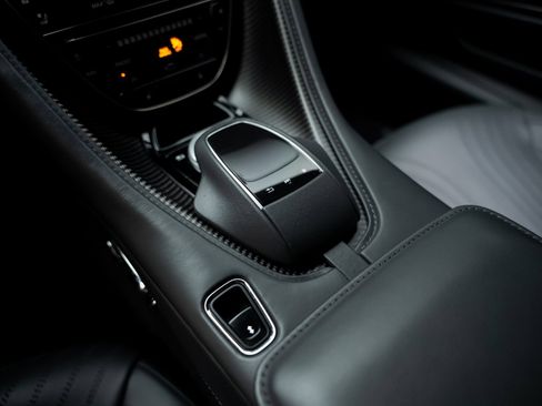Used 2020 Aston Martin DB11 AMR image 53