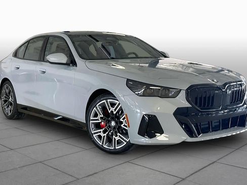 New 2027 BMW 530i w/ Executive Package RWD image 2