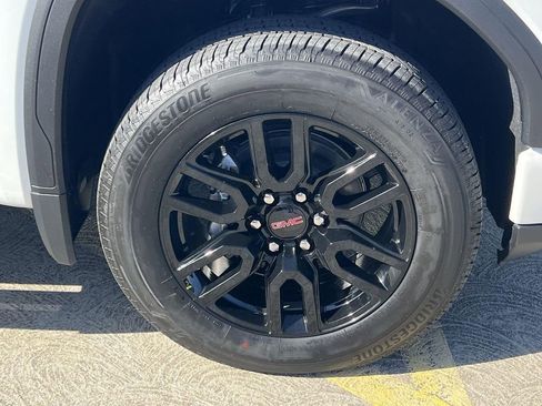 New 2026 GMC Sierra 1500 Elevation w/ LPO, Elevation Black Package image 33