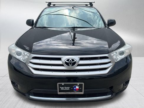 Used 2013 Toyota Highlander FWD image 2