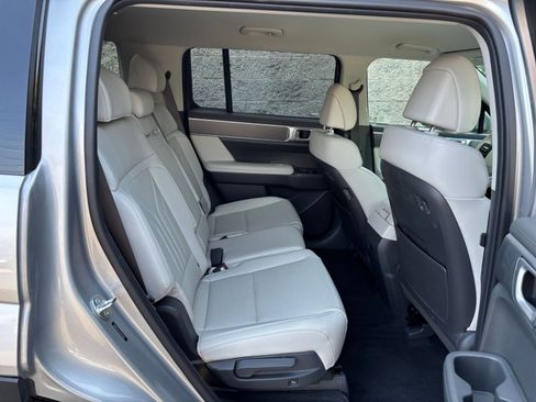 Used 2025 Hyundai Santa Fe SEL image 42