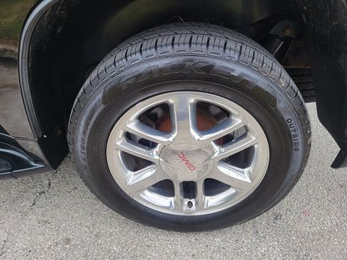 Used 2007 GMC Envoy Denali image 28