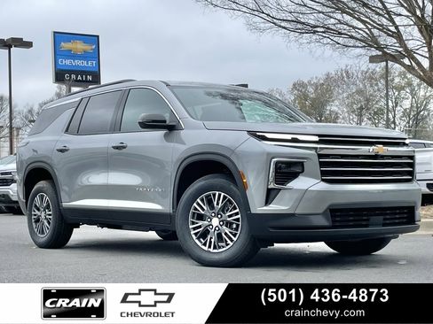 New 2026 Chevrolet Traverse LT image 1