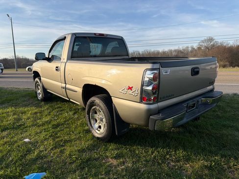 Used 1999 GMC Sierra 1500 SL w/ Marketing Option Pkg image 3