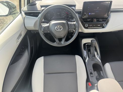 Used 2025 Toyota Corolla LE FWD image 25