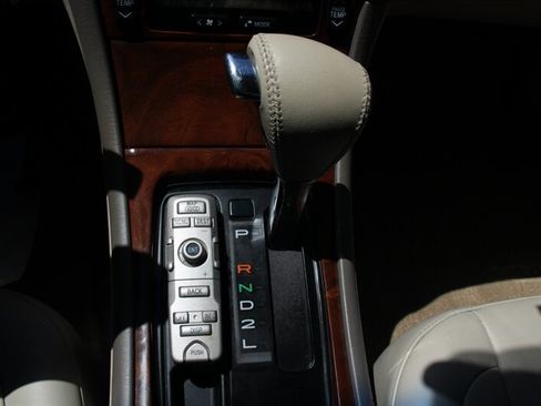 Used 2004 Toyota Avalon XLS FWD image 8