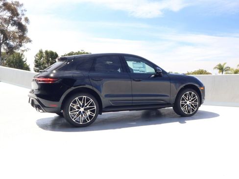 New 2026 Porsche Macan AWD/4WD image 8