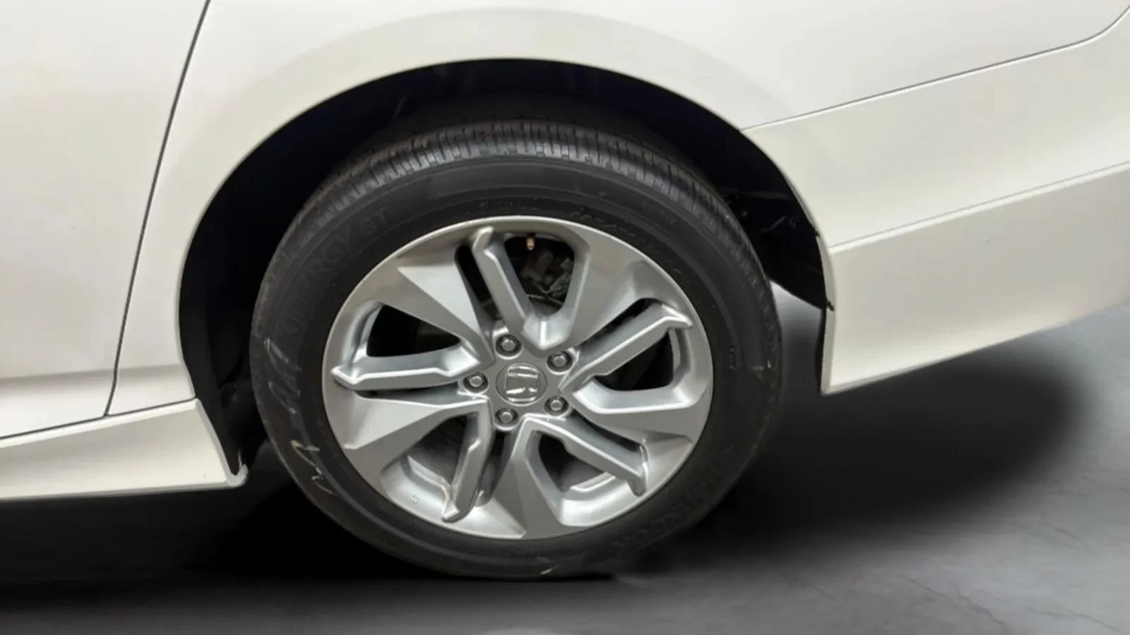 Used 2019 Honda Accord LX image 27