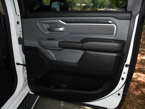 Used 2020 RAM 1500 Big Horn RWD image 18