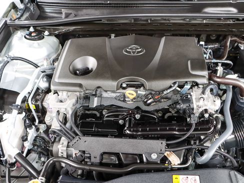Used 2024 Toyota Camry SE w/ Cold Weather Package FWD image 28