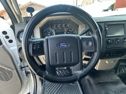 Used 2009 Ford F250 XL AWD/4WD image 32