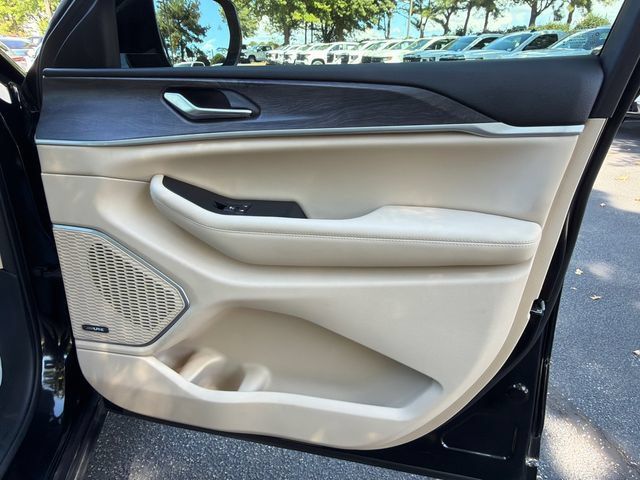 Used 2023 Jeep Grand Cherokee Limited AWD/4WD image 14