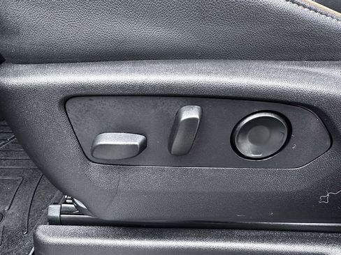 Used 2024 GMC Yukon AT4 image 20