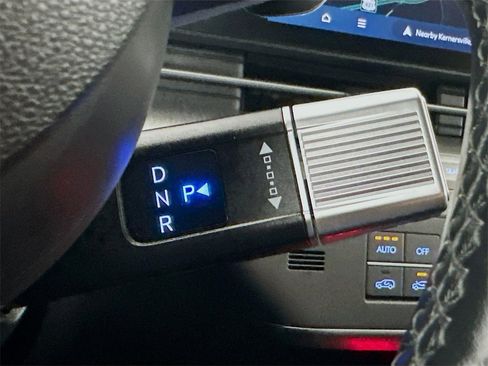 Used 2024 Hyundai Kona Limited image 16