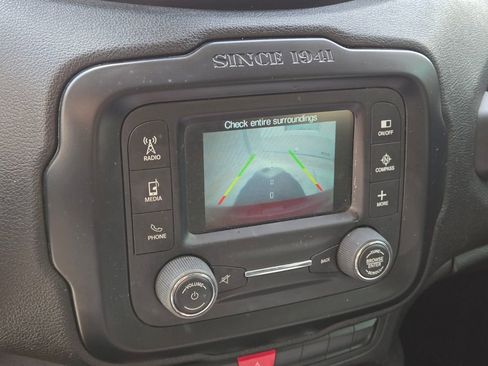 Used 2015 Jeep Renegade Trailhawk image 11