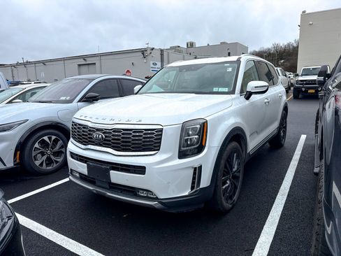 Used 2020 Kia Telluride SX w/ SX Prestige Package image 2