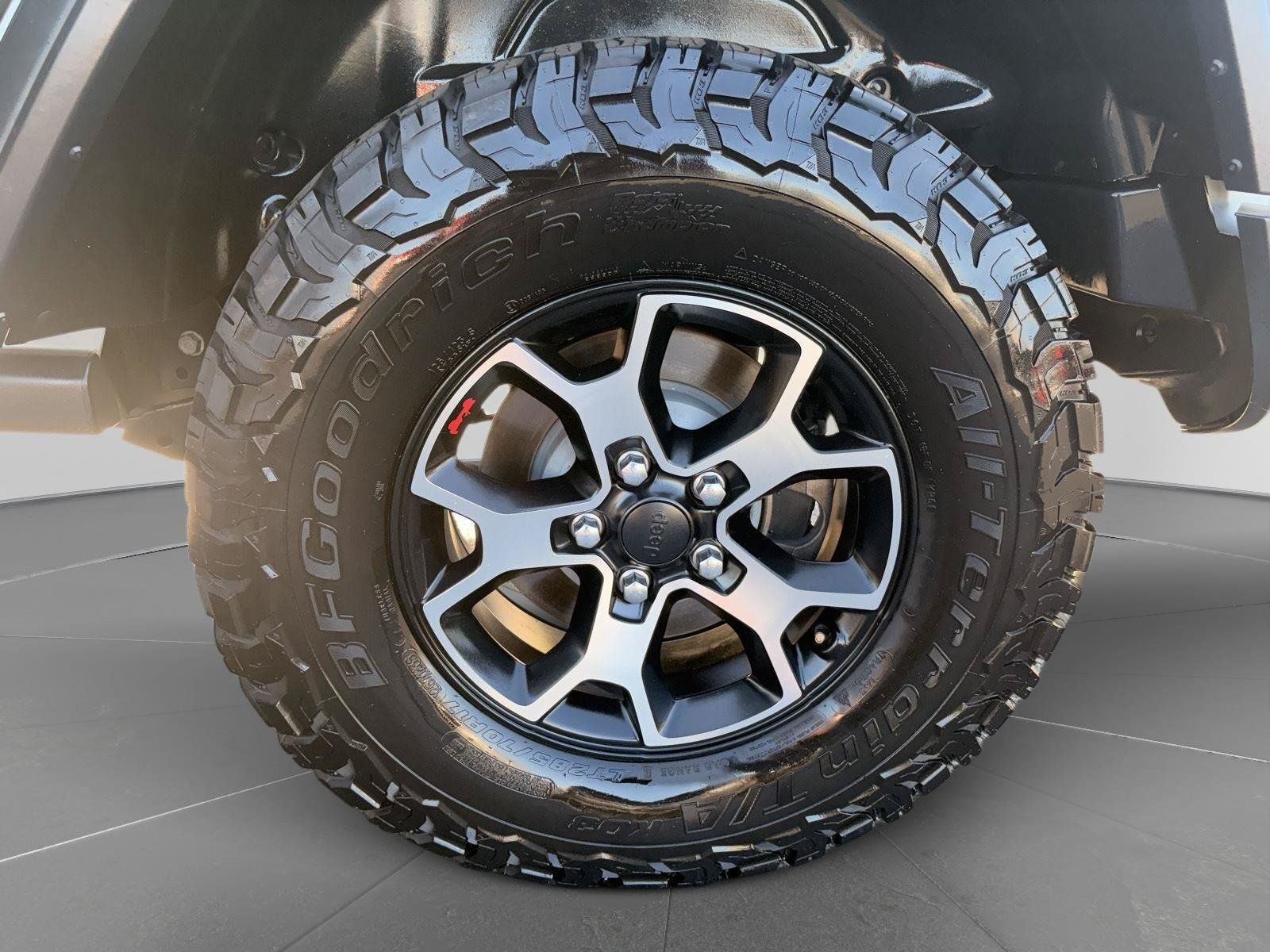 Used 2020 Jeep Wrangler Unlimited Rubicon AWD/4WD image 11
