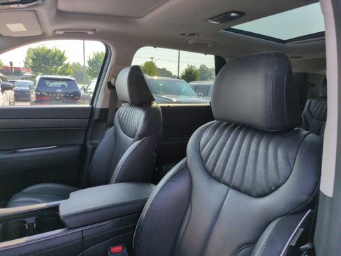 Used 2024 Hyundai Palisade Limited FWD image 15