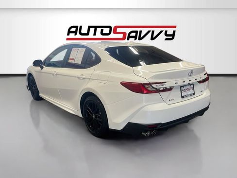 Used 2026 Toyota Camry SE FWD image 5