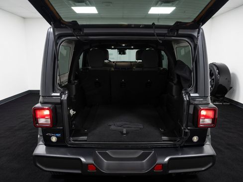 Used 2024 Jeep Wrangler Unlimited AWD/4WD image 18
