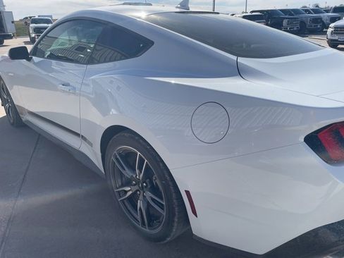 Used 2025 Ford Mustang Coupe image 9