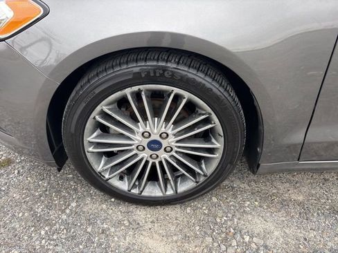 Used 2014 Ford Fusion SE w/ Equipment Group 202A image 9