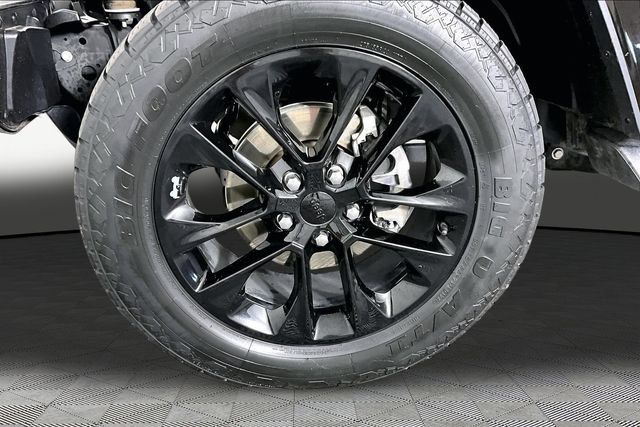 Used 2021 Jeep Wrangler Unlimited Sahara w/ Cold Weather Group AWD/4WD image 32