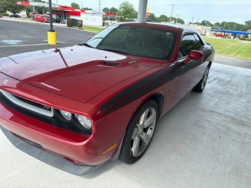 Used 2009 Dodge Challenger R/T RWD image 5