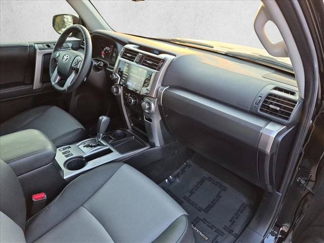 Used 2022 Toyota 4Runner SR5 Premium w/ Moonroof Package RWD image 19