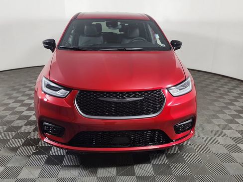 New 2026 Chrysler Pacifica Select image 2