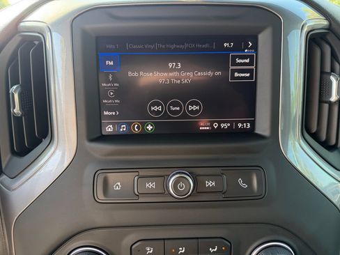 Used 2022 Chevrolet Silverado 1500 Custom Trail Boss AWD/4WD image 23