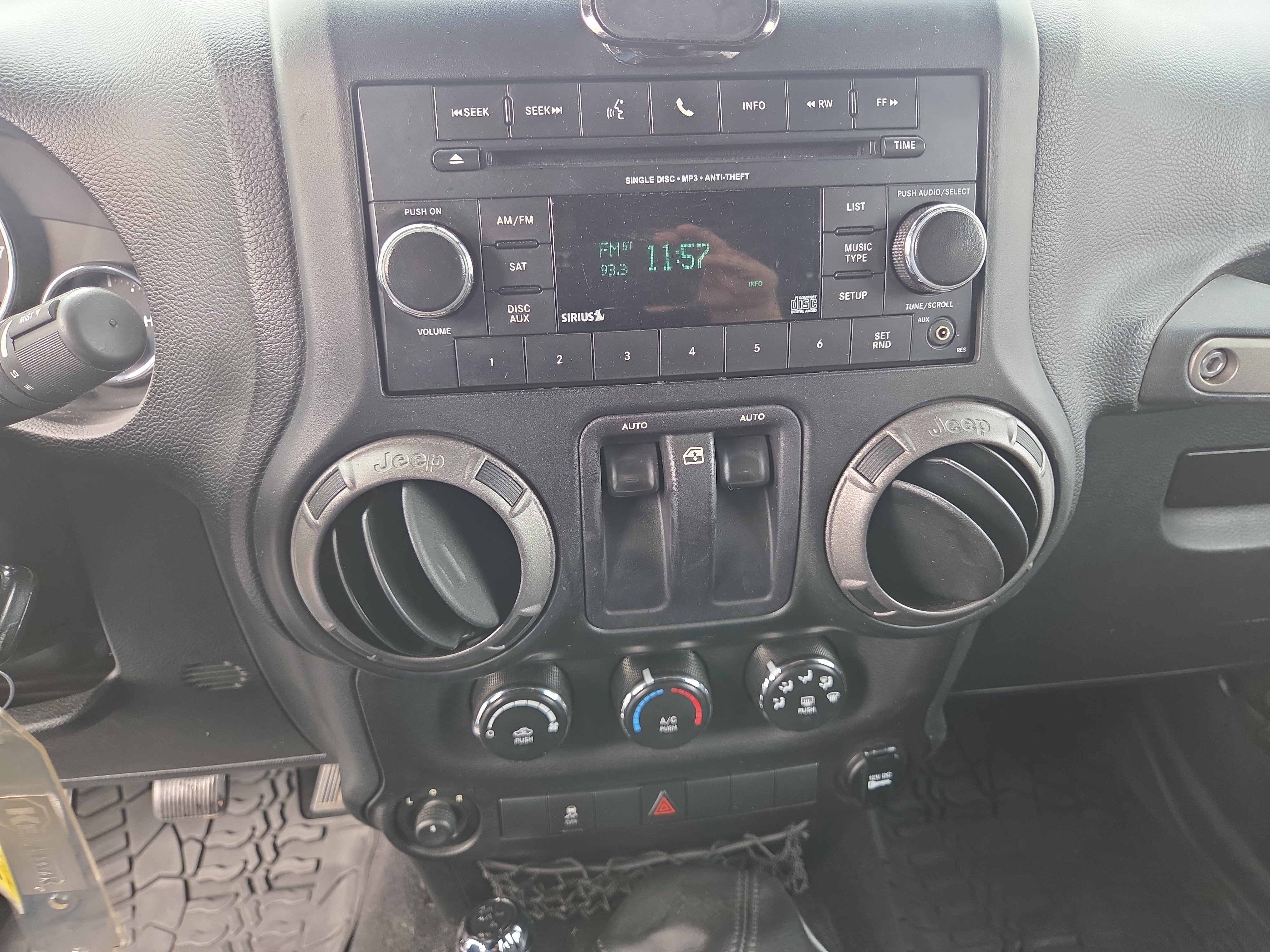 Used 2014 Jeep Wrangler Sport AWD/4WD image 21