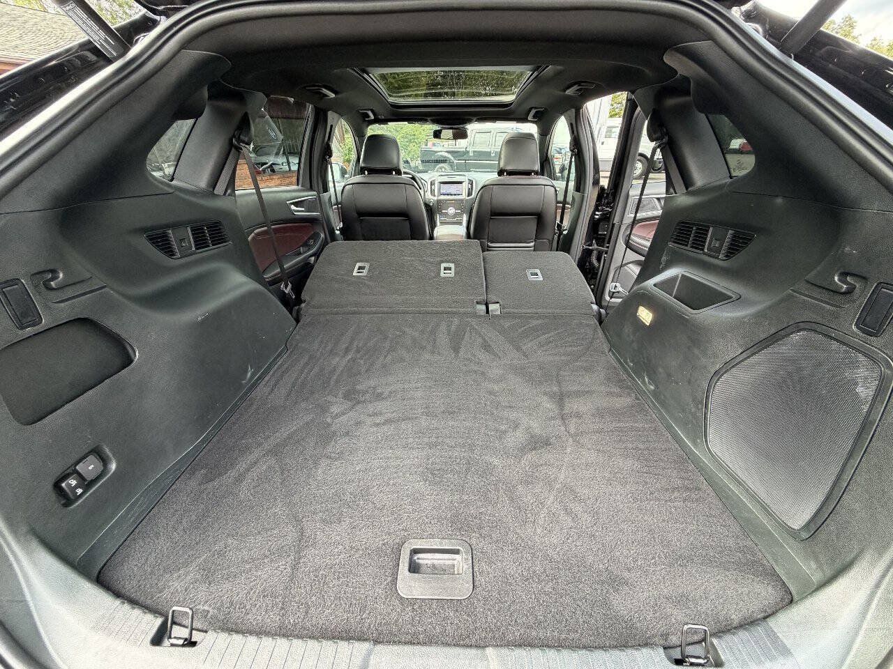 Used 2020 Ford Edge Titanium w/ Equipment Group 301A AWD/4WD image 36