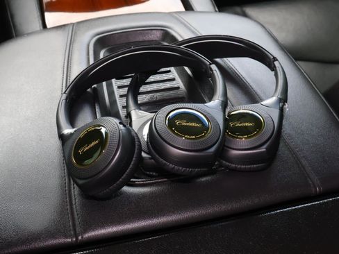 Used 2018 Cadillac Escalade Luxury image 18