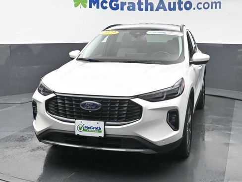 Used 2023 Ford Escape Platinum w/ Premium Technology Package image 5