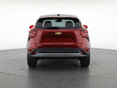 Used 2025 Chevrolet Trax LT image 7