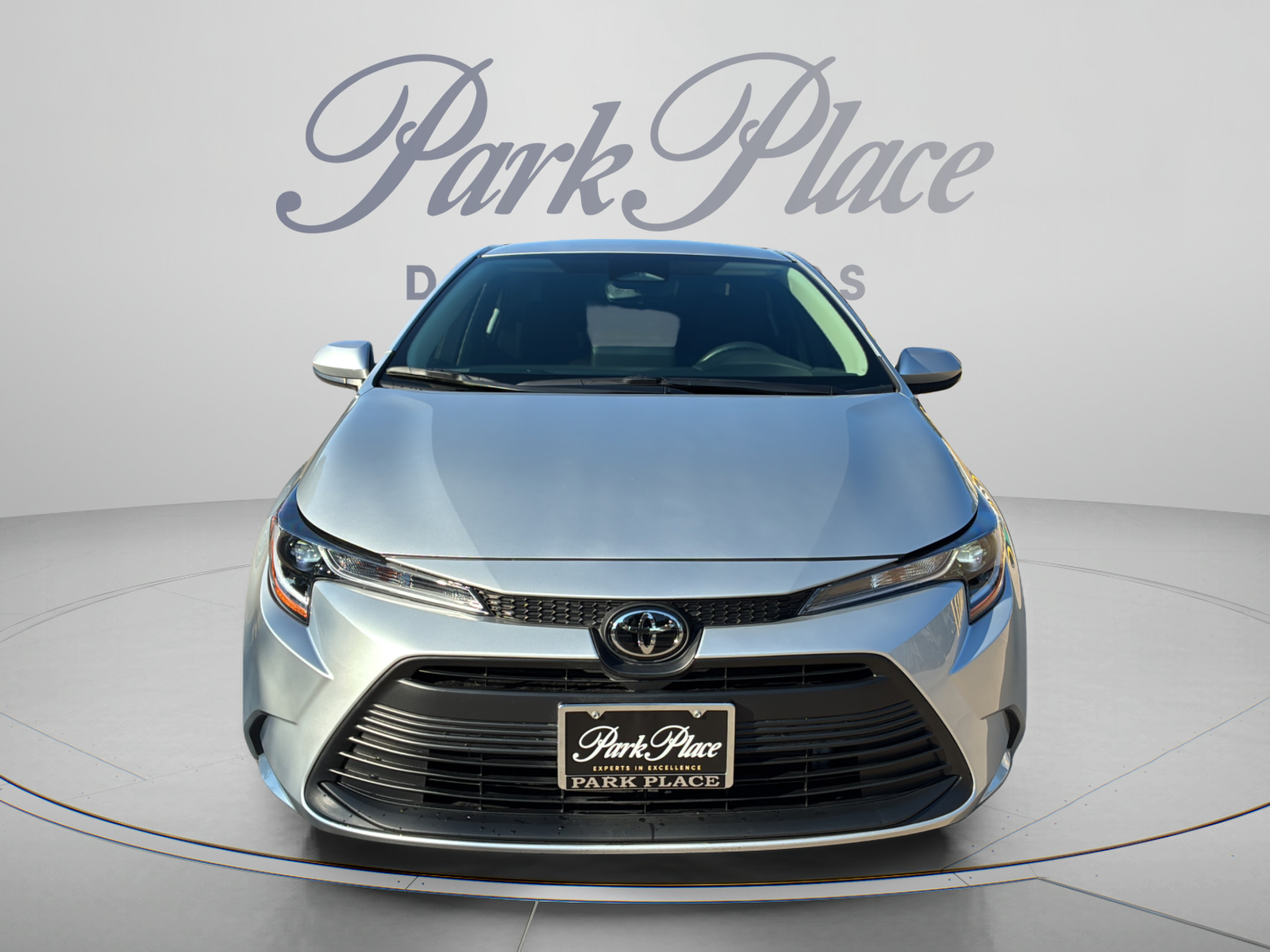 Used 2026 Toyota Corolla LE FWD image 8