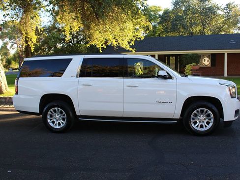 Used 2018 GMC Yukon XL SLT image 46