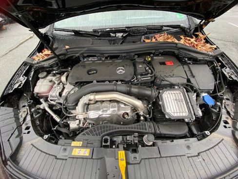 Used 2025 Mercedes-Benz GLA 250 4MATIC image 16