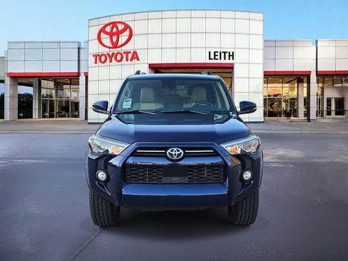 Used 2020 Toyota 4Runner SR5 Premium image 2