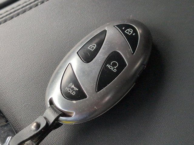 Used 2025 Hyundai Santa Fe SE FWD image 27